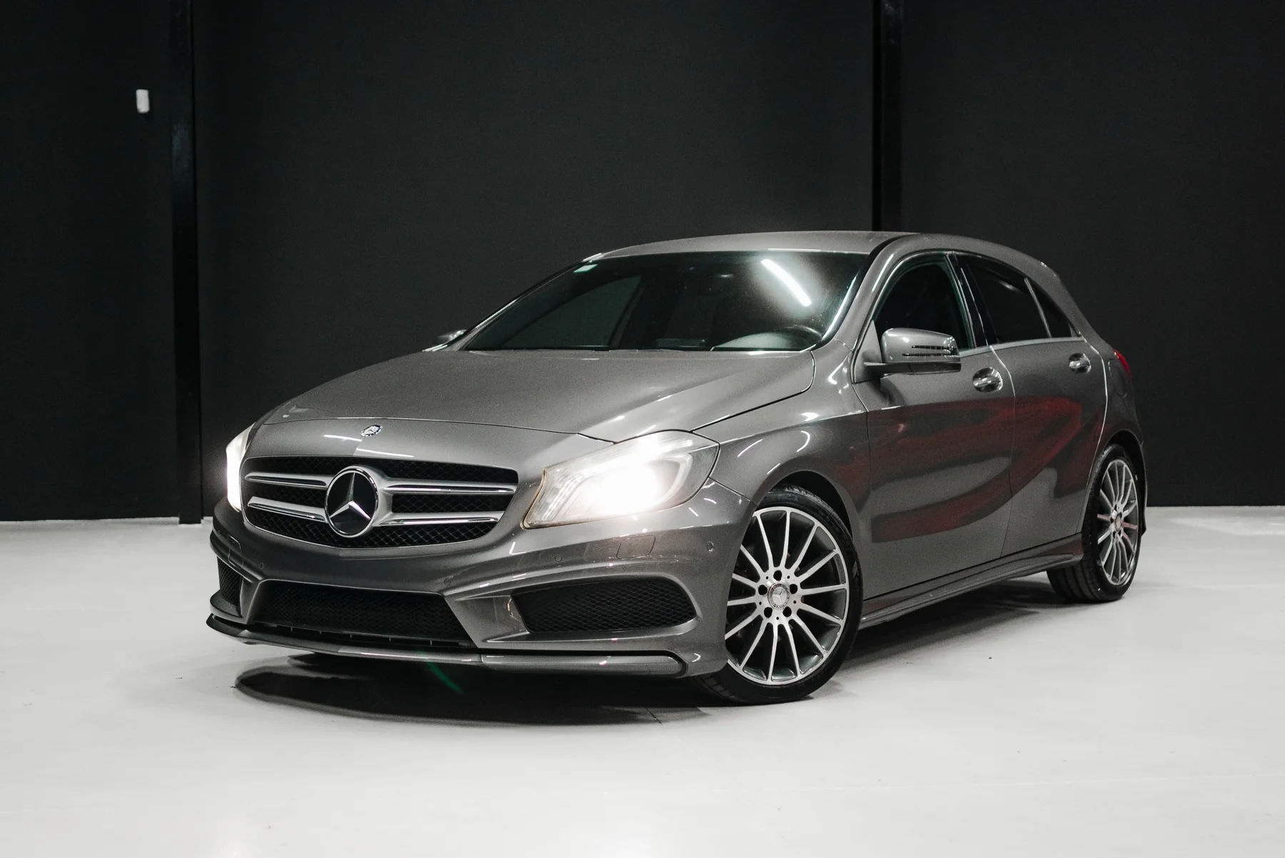 Mercedes-Benz A 180 d AMG Line